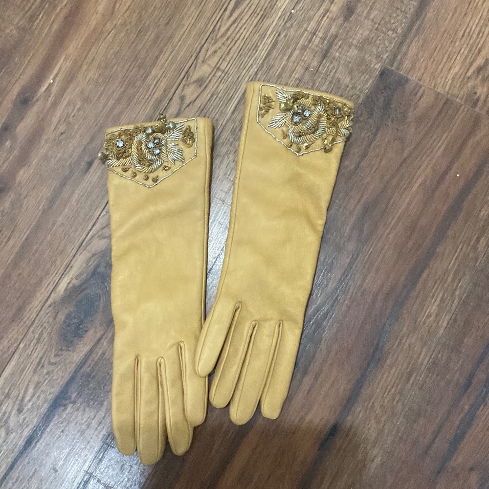 WOMENS LEATHER GLOVES SIZE M